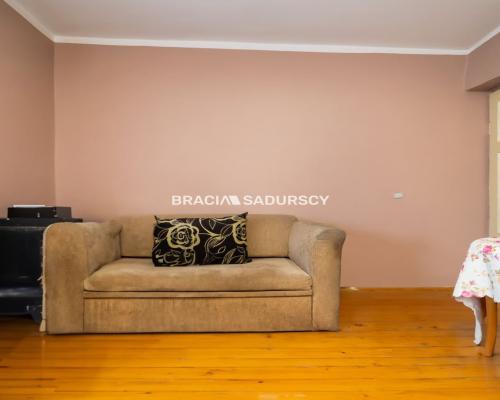 Duża działka z domem do remontu