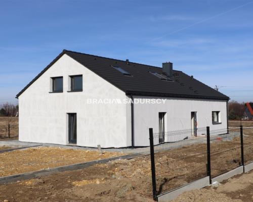 ​​​​​  Dom wolnostojący w Inwałdzie - nowoczesna stodoła z antresolą  
  Oferujemy do sprzedaży wyjątkowy, energooszczędny dom