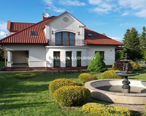 Gustowny dom rezydencyjny