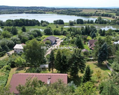 Dom jednorodzinny na widokowej działce w Rząsce k. Krakowa   

 Oferuję do sprzedaży dom jednorodzinny o pow. całkowitej ok. 15