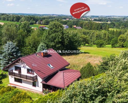 UROKLIWY DOM NA DUŻEJ DZIAŁCE