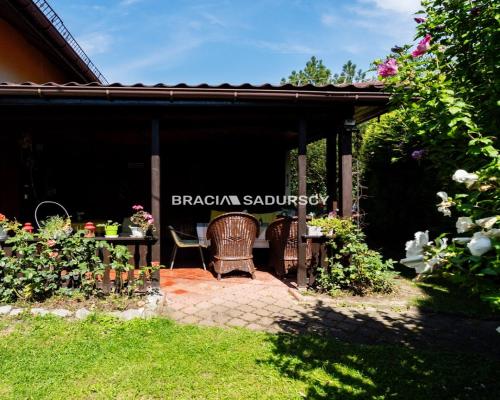 UROKLIWY DOM NA DUŻEJ DZIAŁCE