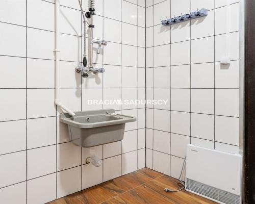 Lokal 135m2 front parter Kurdwanów