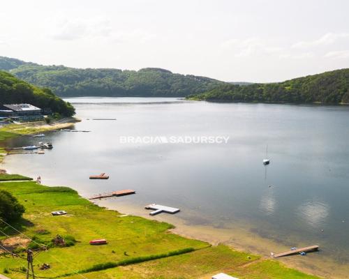 Jezioro Rożnowskie teren na hotel