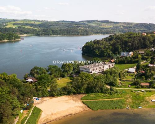Jezioro Rożnowskie teren na hotel