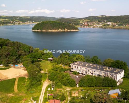 Jezioro Rożnowskie teren na hotel