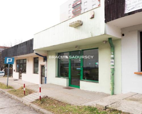 Lokal handlowo-usługowy z dużą witryną Kurdwanów