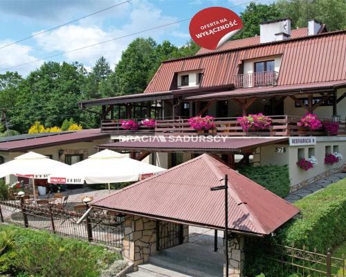 Wyjątkowy obiekt mieszkalno - usługowy o pow. 820 m2 w Iwkowej   

 Oferujemy Państwu unikalną nieruchomość o charakterze miesz