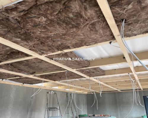 48 m&sup2; na Tw&oacute;j biznes przy Galerii ATUT - gotowy lokal handlowo-usługowy!   

 Na sprzedaż oferujemy lokal handlowo-