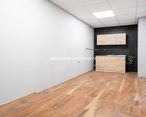 Kurdwanów lokal front 75 m2