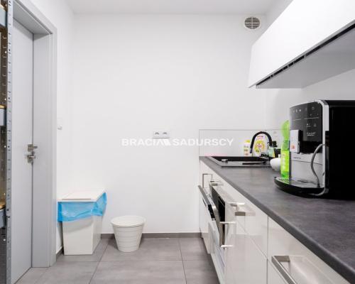 nowy lokal biurowo usługowy 110 m2 Sakwina