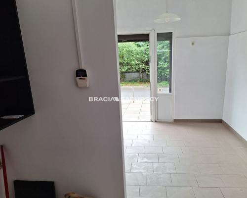 ZDJĘCIA W OGŁOSZENIU NALEŻĄ DO WŁAŚCICIELA OFERTY     
 
Grzeg&oacute;rzki - Kotlarska    
 
Oferujemy do najmu lokal o powierz