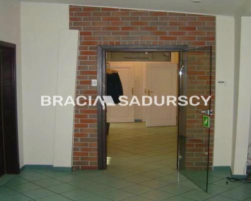 *Zdjęcia należą do właściciela oferty.     
 
Do wynajęcia reprezentacyjny lokal biurowy klasy A- o powierzchni 240 m&sup2; zna