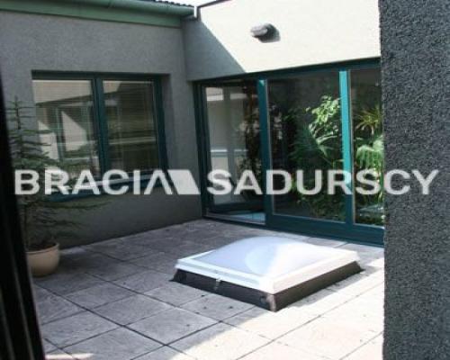 *Zdjęcia należą do właściciela oferty.     
 
Do wynajęcia reprezentacyjny lokal biurowy klasy A- o powierzchni 240 m&sup2; zna