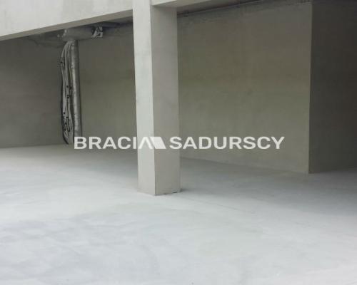 *Zdjęcia należą do właściciela oferty.   
 
Lokal biurowo- usługowy o powierzchni  261,2 m2  zlokalizowany na I piętrze, bez mo