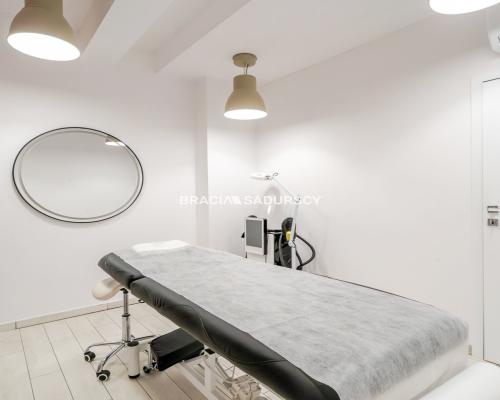 W pełni wyposażony gabinet kosmetyczno-lekarski