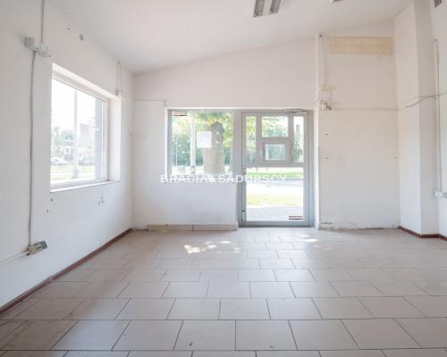 Widoczny lokal usługowy - 10m2 - obok Carrefour