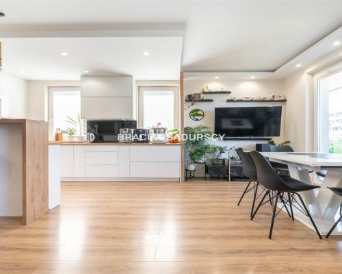 GUSTOWNE, Z DUŻYM BALKONEM W NOWYM BUDOWNICTWIE