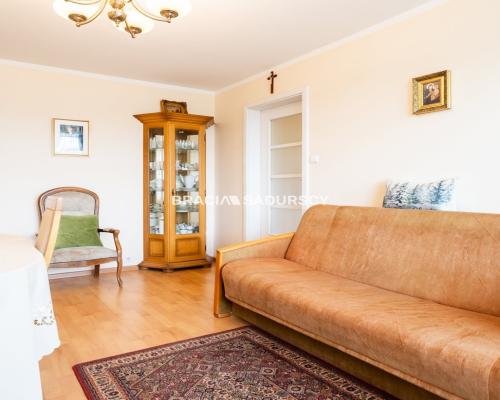 ZADBANE, SŁONECZNE 3-POKOJOWE Z ODDZIELNĄ KUCHNIĄ