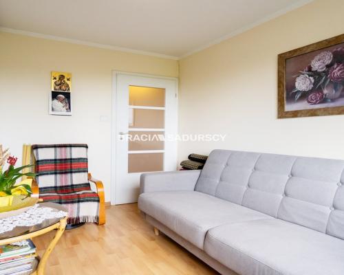 ZADBANE, SŁONECZNE 3-POKOJOWE Z ODDZIELNĄ KUCHNIĄ