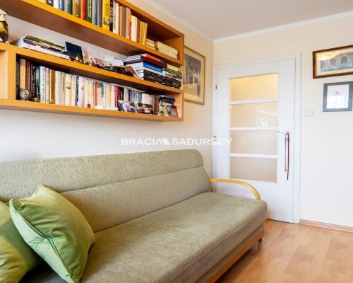 ZADBANE, SŁONECZNE 3-POKOJOWE Z ODDZIELNĄ KUCHNIĄ