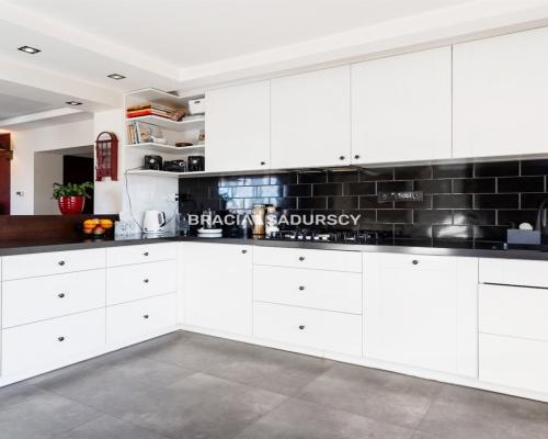 Mieszkanie dwupoziomowe z działką. Wieliczka.