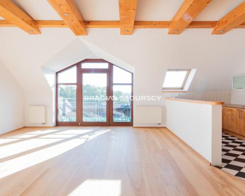 Mieszkanie z widokiem na zalew. Mydlniki.