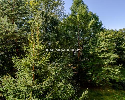 2 pok z balkonem - widok na zieleń.