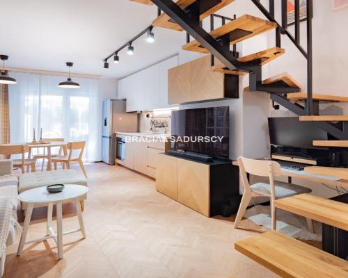 3-pok z ogródkiem/Wola Duchacka/2020/garaż