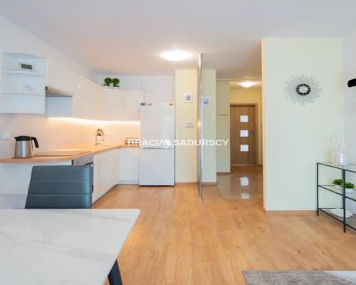 3 pokoje - 49,5m2 - Dębskiego, dobra cena, parking