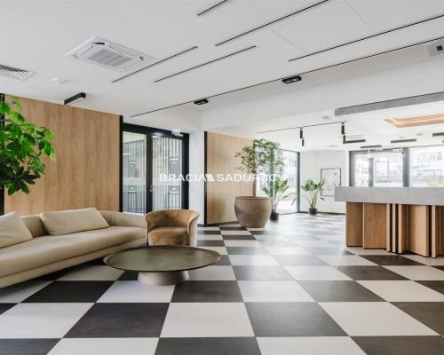 2 POK OK 35,4 M2 BLISKO CENTRUM Z DUŻYM BALKONEM