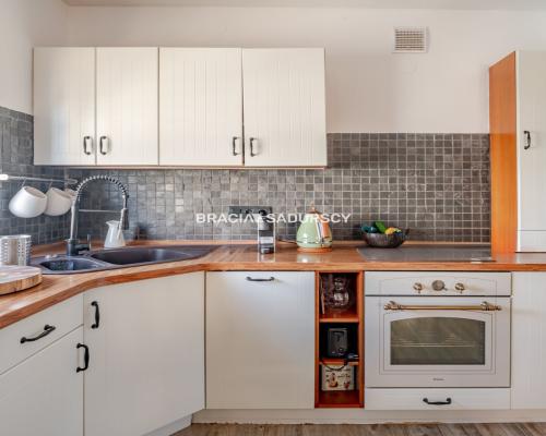 2-pok/bardzo przestronne/garderoba/garaz/piwnica