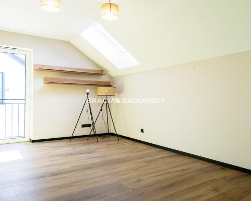 3 pok z ogródkiem w Modlnicy.