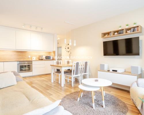 3 pok Wola Duchacka z tarasem i dużym ogródkiem