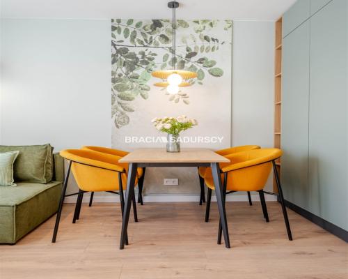 GUSTOWNE, PIEKNE, SŁONECZNE 3-POKOJOWE Z BALKONEM