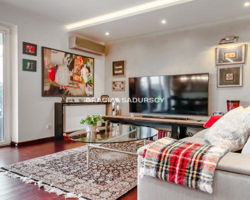 2 Pok z dużym balkonem al. 29 listopada.