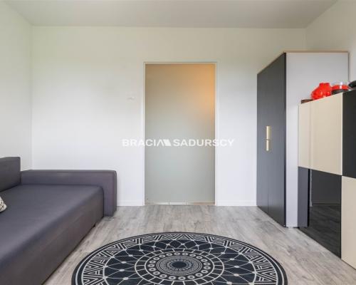 GUSTOWNE, ZADBANE,  2-POKOJOWE Z ODDZIELNĄ KUCHNIĄ