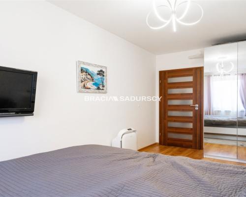 Dwupokojowe z osobną kuchnią. Ulica Felińskiego.