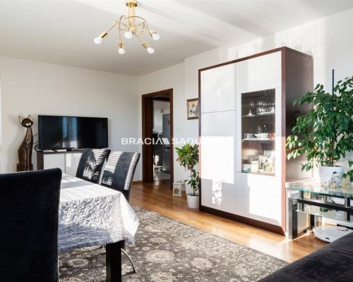 Dwupokojowe z osobną kuchnią. Ulica Felińskiego.