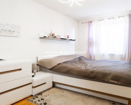 Dwupokojowe z osobną kuchnią. Ulica Felińskiego.