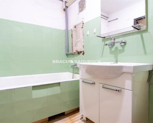 2 pokoje + osobna kuchnia, blisko tramwaj, Park