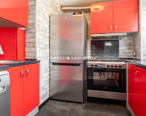 2 pokoje + osobna kuchnia, blisko tramwaj, Park