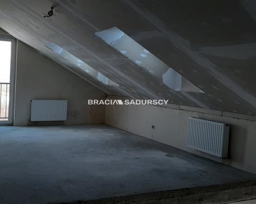 Dwupoziomowe mieszkanie, Wieliczka os. Klasno