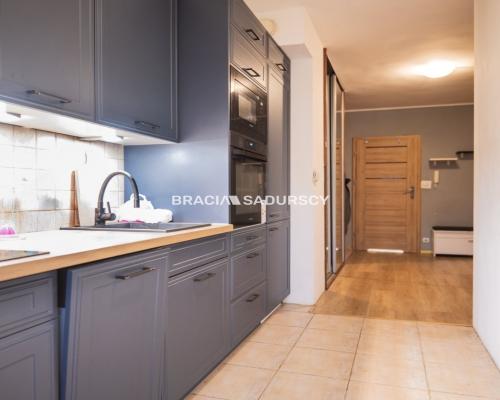 Narożne 3-pokojowe mieszkanie z balkonem!