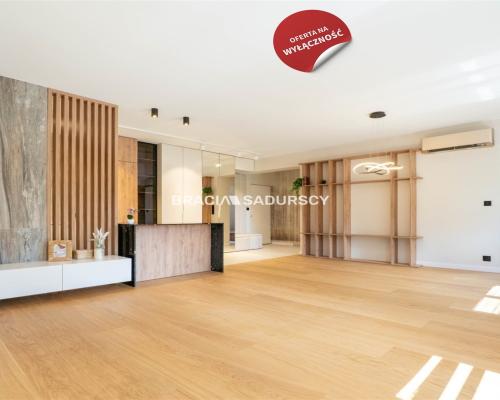 Wola Justowska apartament z miejscem postojowym