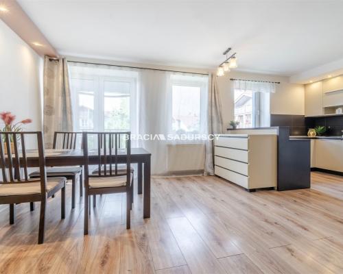 Zielona okolica, 2 pokoje, balkon