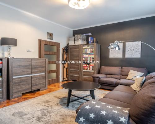 Salwator, 3 pokoje parter, kuchnia, do odświeżenia