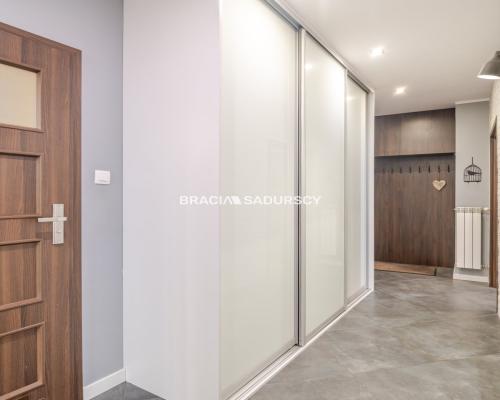 Salwator, 3 pokoje parter, kuchnia, do odświeżenia