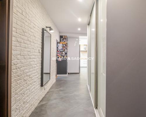 Salwator, 3 pokoje parter, kuchnia, do odświeżenia