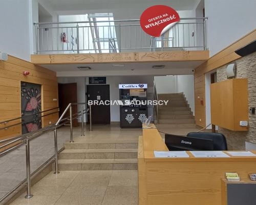 Dwupoziomowy Apartament z Widokiem na Giewont w Kościelisku   

 Oferujemy na sprzedaż przestronny, dwupoziomowy apartament z w